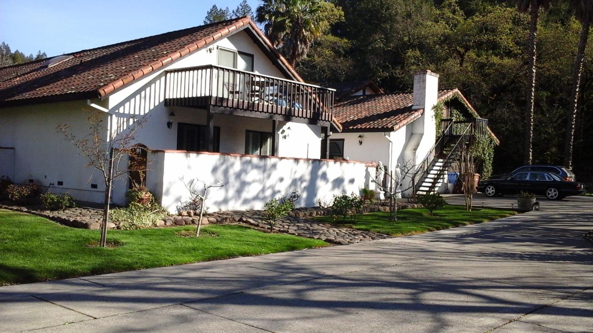 Spanish Villa Inn St. Helena Buitenkant foto