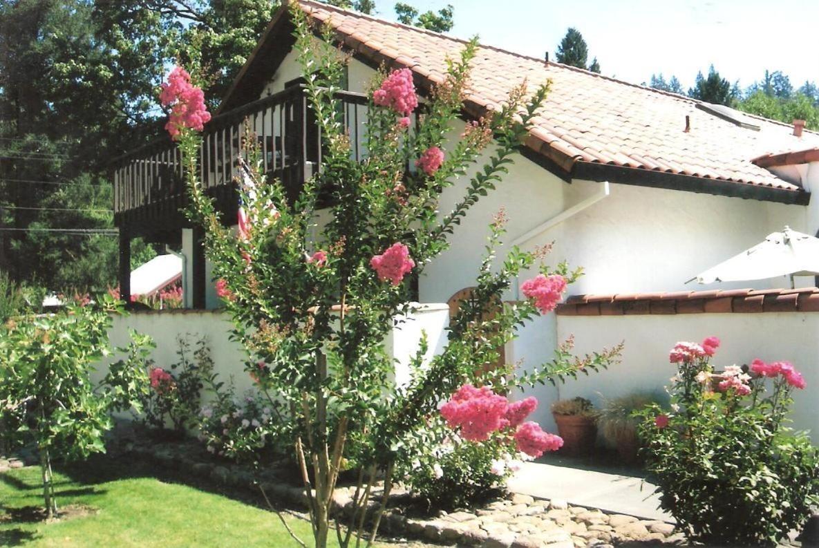 Spanish Villa Inn St. Helena Buitenkant foto