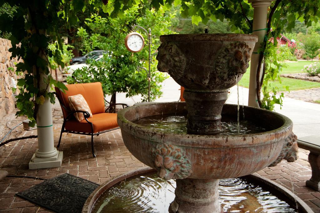 Spanish Villa Inn St. Helena Buitenkant foto